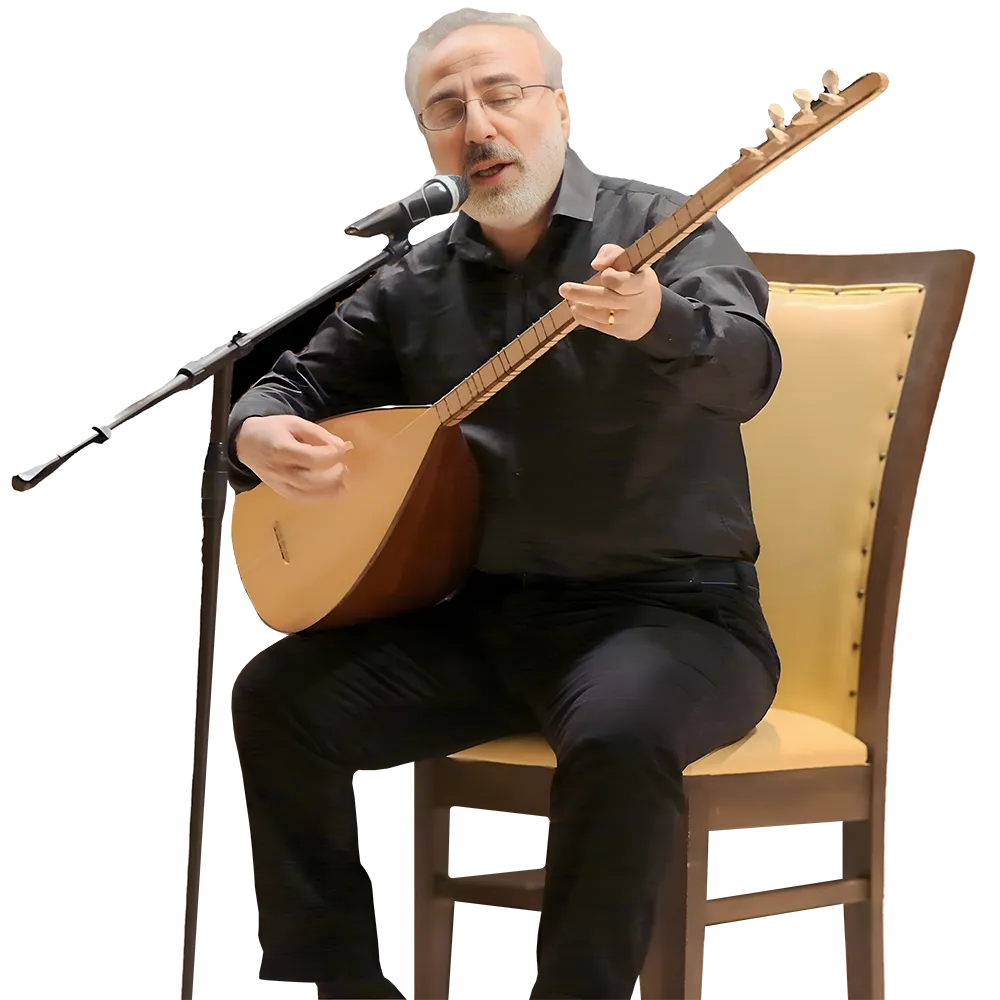 Alp Murat Alper saz çalarken